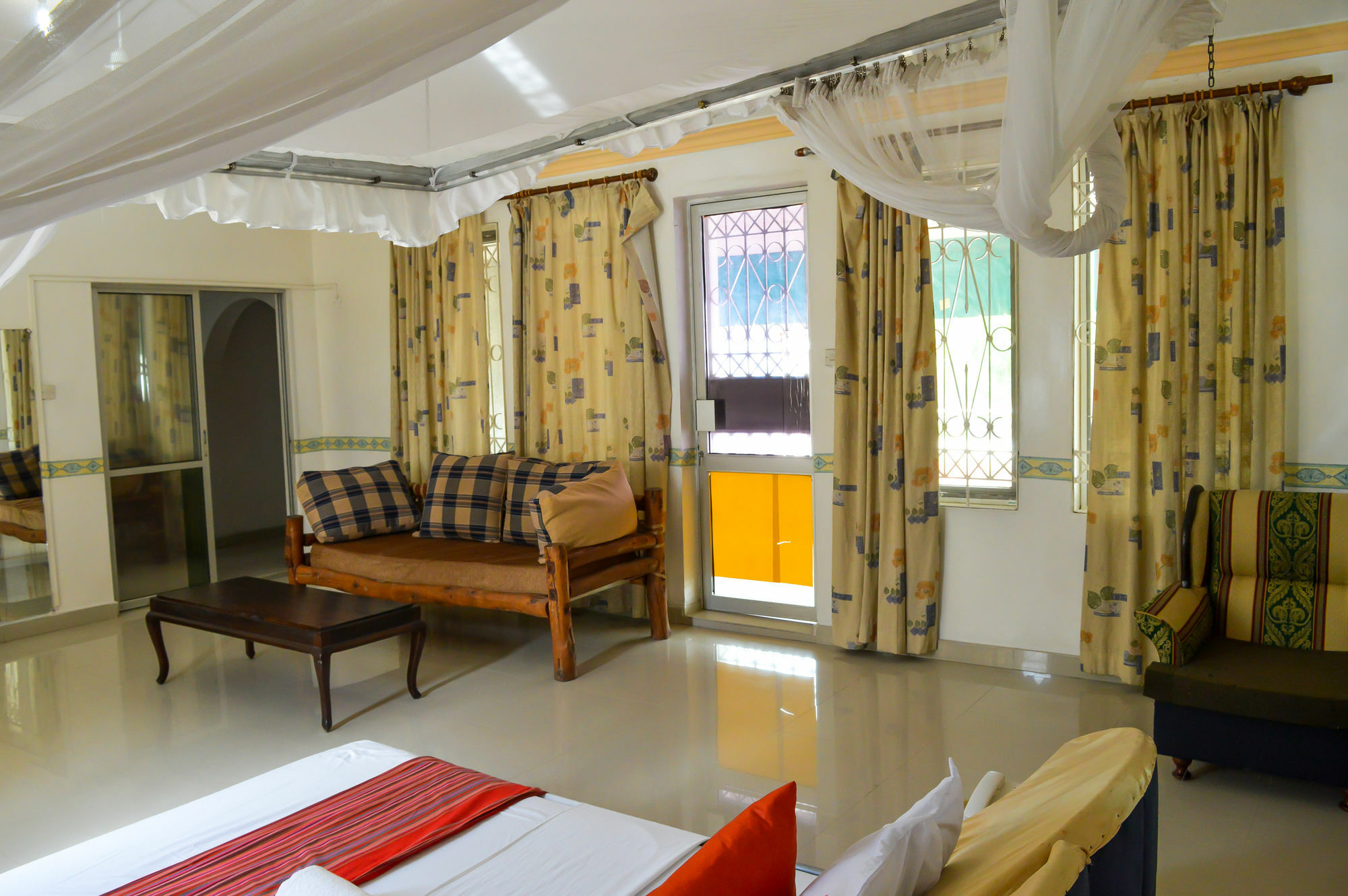 Sanana Conference Center And Holiday Resort Mombasa Eksteriør billede